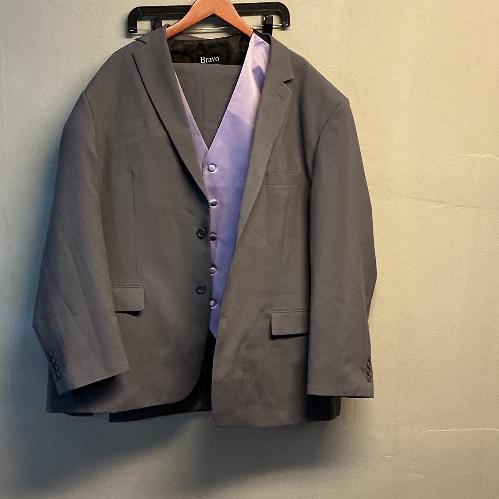 Lucci ColleZion 3 piece suite 54R 49W brand New
